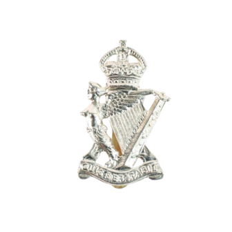 WW2 Royal Ulster Rifles - Irish rifles Cap Badge